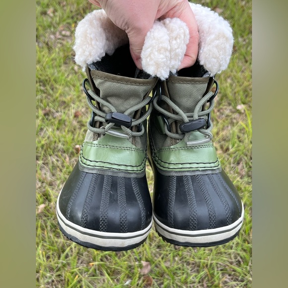 EUC Sorel Children’s Yoot PAC Nylon Waterproof Boots Size 11 in Hunter Green - Picture 10 of 16
